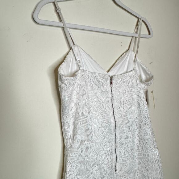 Lac Bleu White Lace V-Neck Dress Size Medium Sleeveless Adjustable Straps NWT - Picture 6 of 10